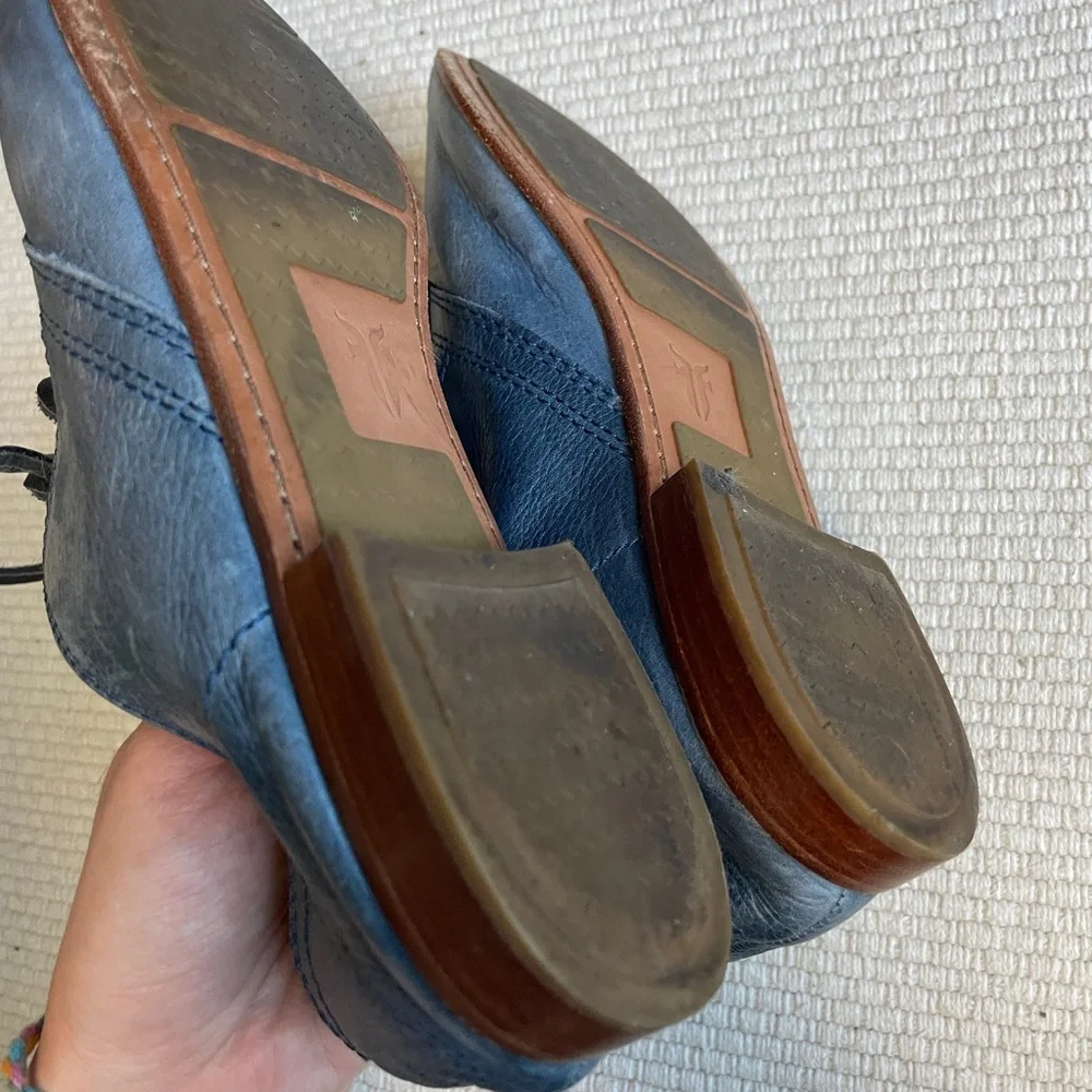 Frye Black Leather Lace-Up Flats